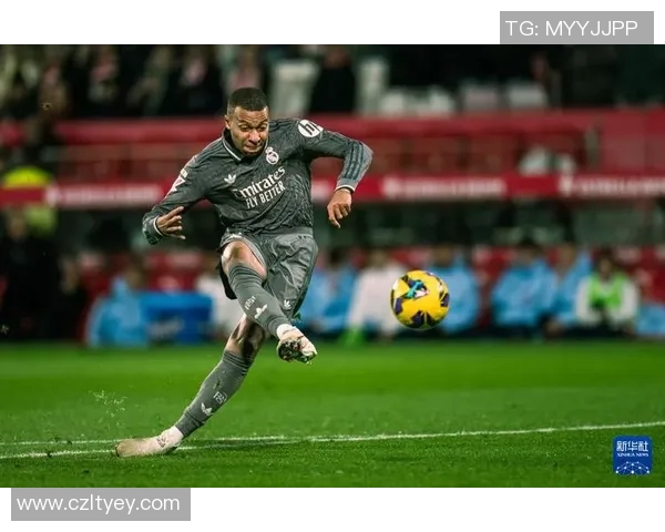 西甲焦点战皇马与赫罗纳握手言和姆巴佩点射维尼修斯制造点球失去榜首位置